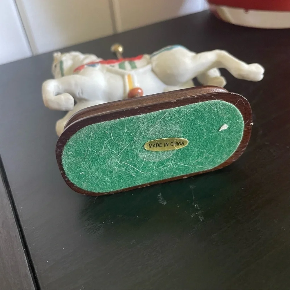 LAST CHANCE Ceramic Carousel Horse Figurine 4”wx4.5”h  Vintage Retro Collectible - Picture 6 of 7